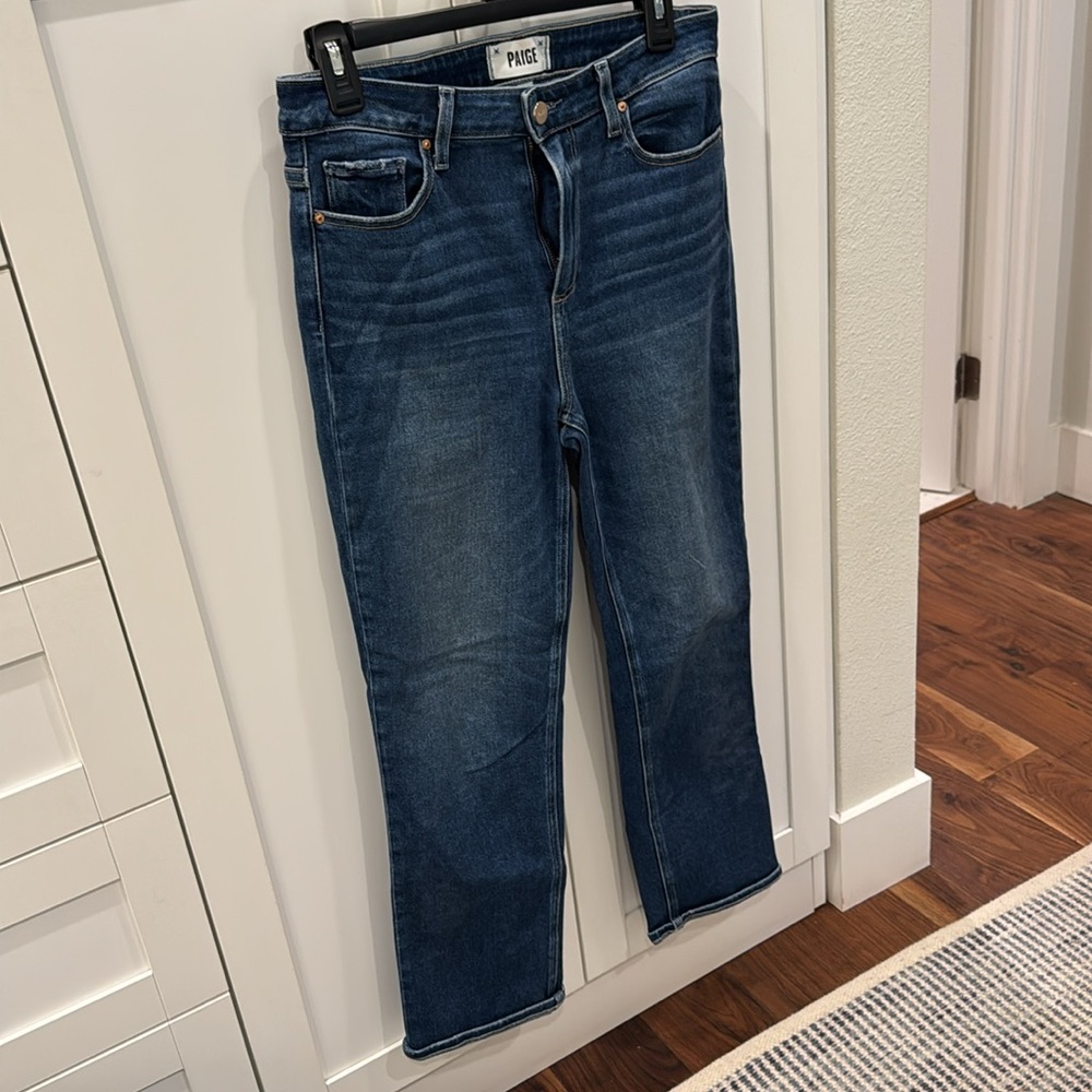A cropped length in their signature high rise straight fit